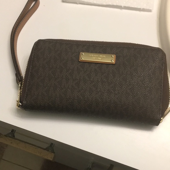 Michael Kors wallet - Picture 4 of 4